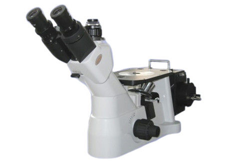 Trinocular a polarisé le rapport optique 1000X métallurgique léger de microscopie optique