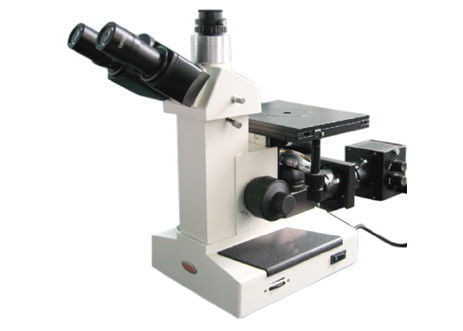Trinocular a inversé le microscope optique