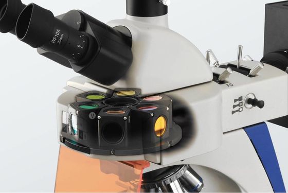 Position de polarisation intégrée du microscope biologique 4 de laboratoire de champ foncé